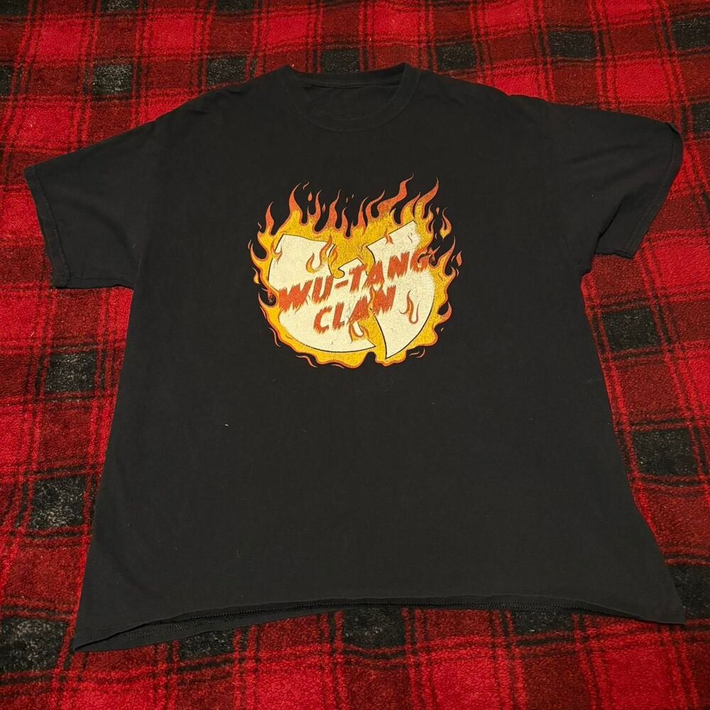 Black wu-tang clan t-shirt 🔥